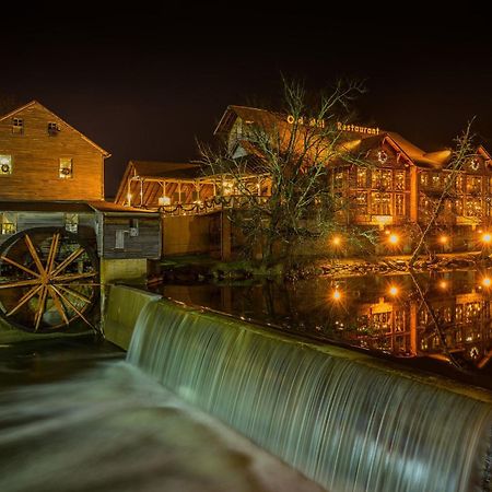 Peaceful In The Pines By Distinctive Getaways Villa Pigeon Forge Ngoại thất bức ảnh